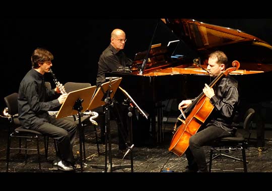 Luis Fernández, clarinet. David Apellániz, violoncel. Carlos Apellániz, piano